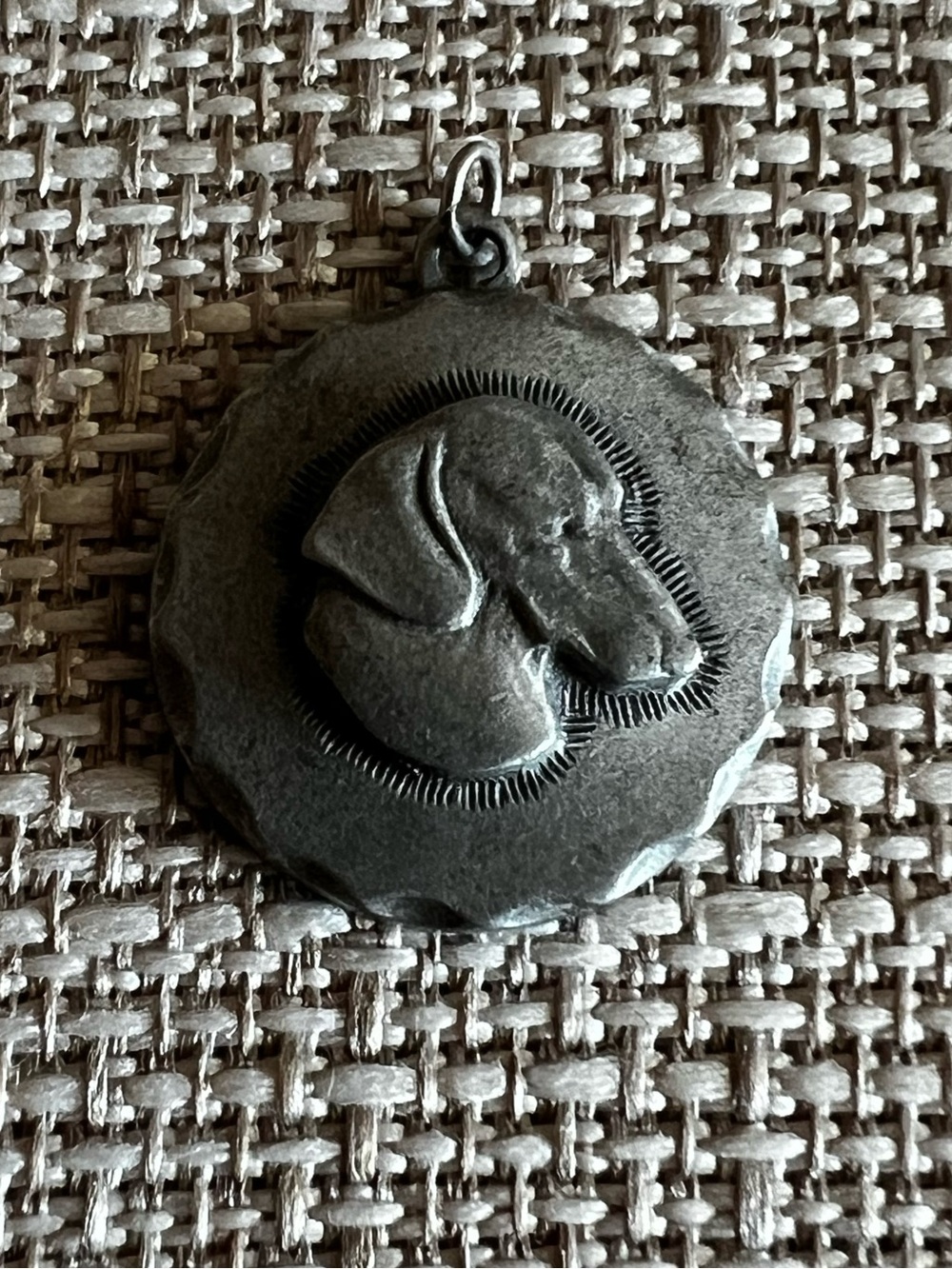 Vintage Dachshund Dog Rawcliffe 1983 Pewter Pendant charm 3/4" Circular